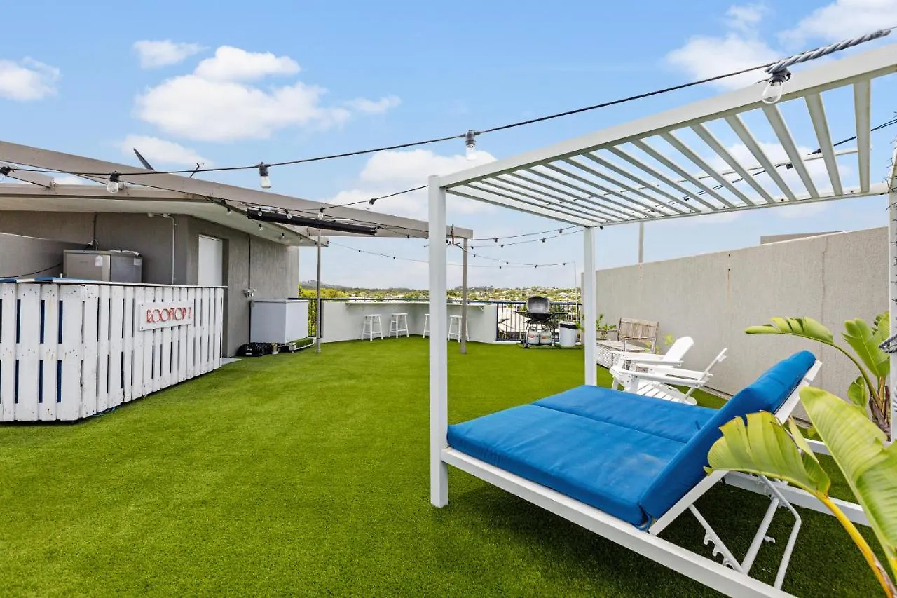 The Penthouse Mooloolaba, Private Luxury Rooftop Living Apartman Mooloolaba